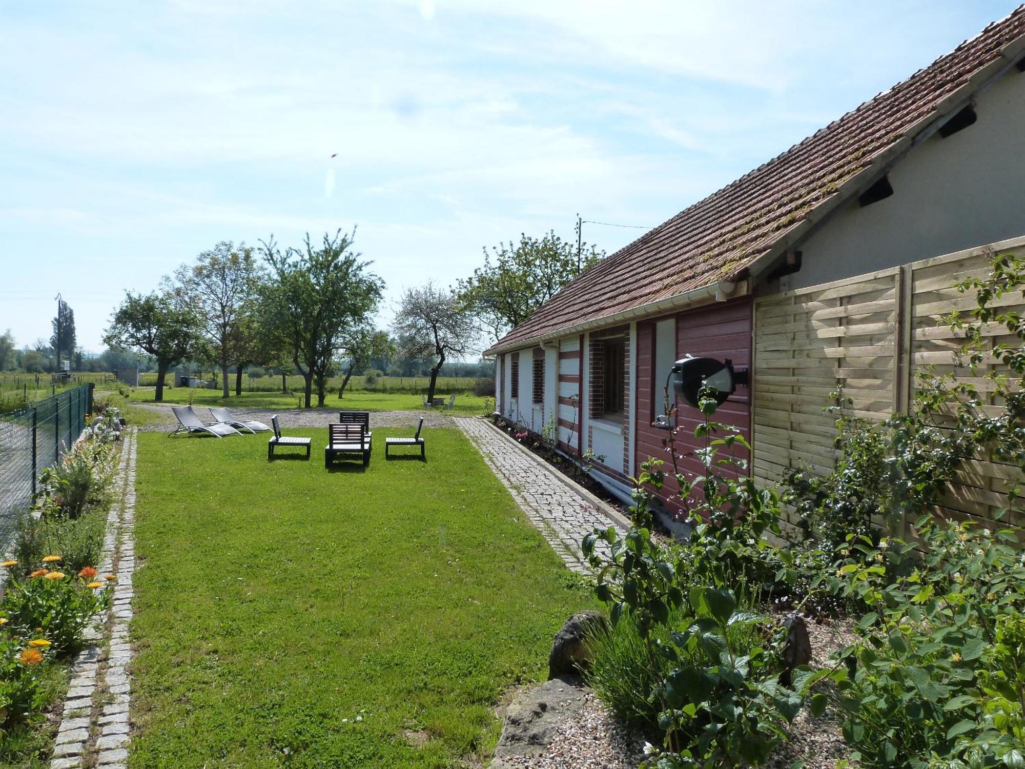 Вилла La Martellerie Berville-sur-Seine Экстерьер фото